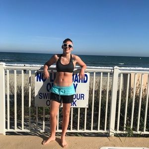 Meet your Posher, Tia